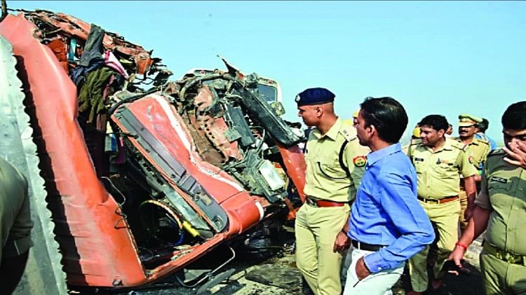 बीच सड़क लाशों का ढेर: जोरदार धमाका...आंख खुली तो देखा भयावह मंजर, खून से रंग गई सड़क, हर तरफ मची थी चीख-पुकार road accident in lakhimpur kheri