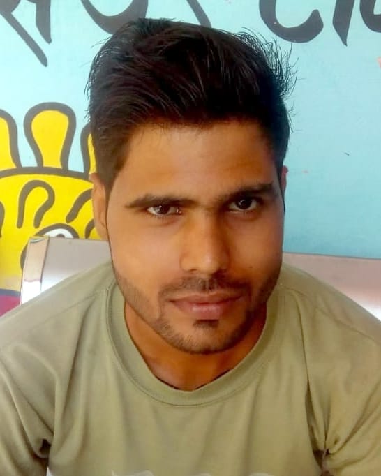 बिजनौर के ग्राम के फीना के महेश कुमार।