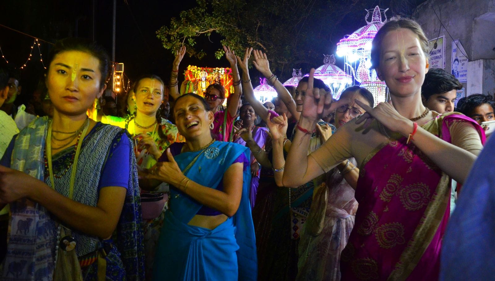 शहर में निकाली गई राम बरात में शामिल इस्कॉन मंदिर के भक्त। संवाद शहर में निकाली गई राम बरात में शामिल इस्कॉन मंदिर के भक्त। संवाद