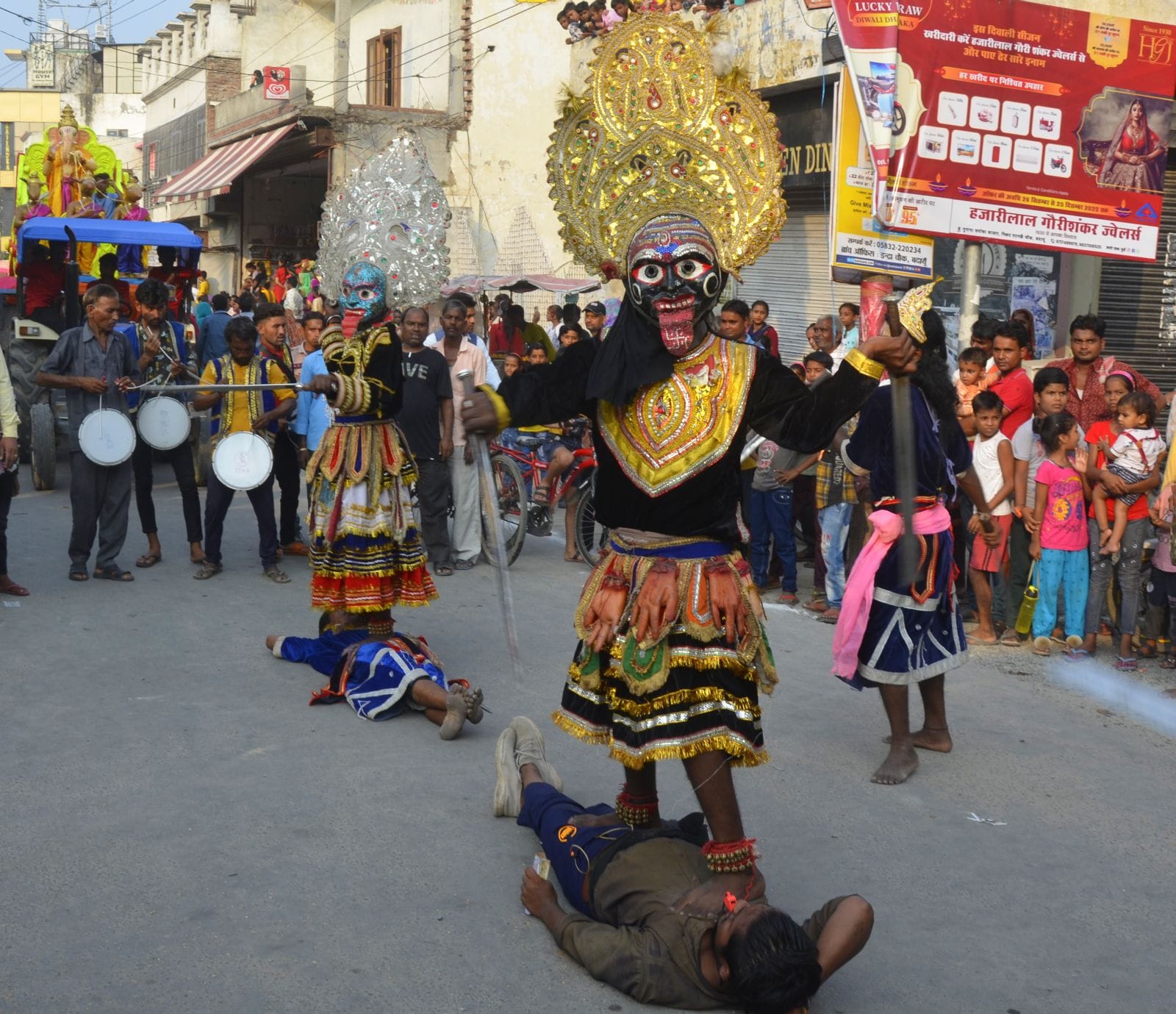 शहर में निकाली गई राम बरात में शामिल काली अखाड़ा। संवाद शहर में निकाली गई राम बरात में शामिल काली अखाड़ा। संवाद
