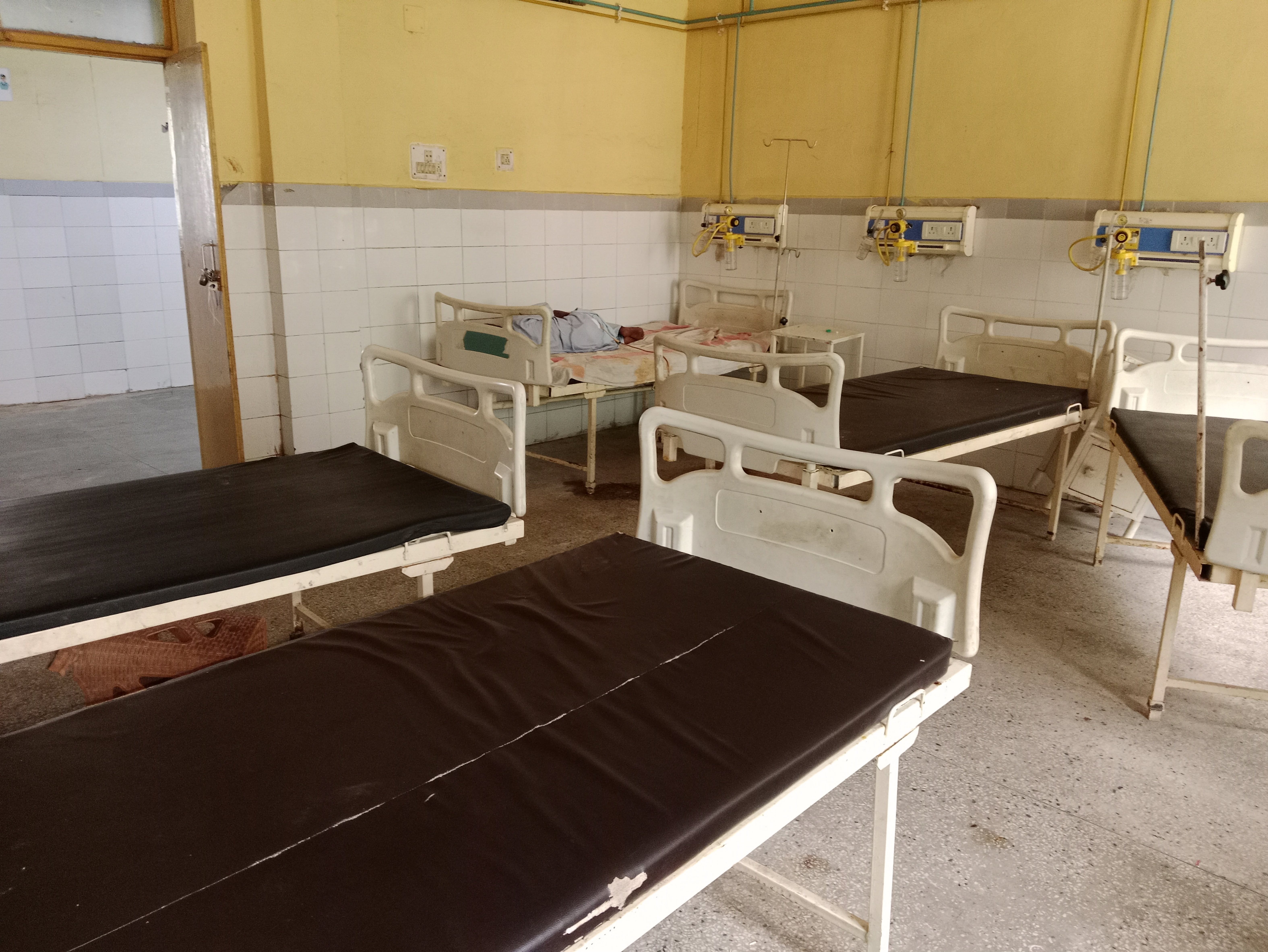 जिला संयुक्त चिकित्सालय के बर्न यूनिट कक्ष । संवाद जिला संयुक्त चिकित्सालय के बर्न यूनिट कक्ष । संवाद