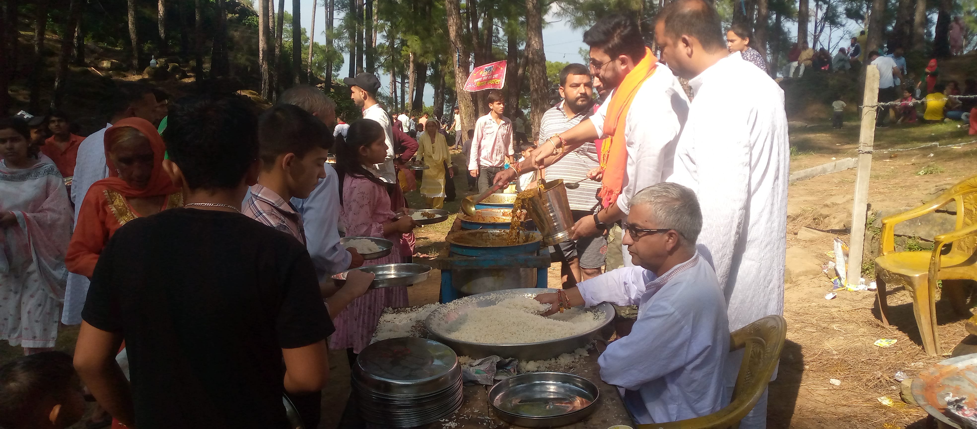 उधमपुर। रामनगर में पिंगला माता की छडी यात्रा में उमड़े श्रद्धालू,