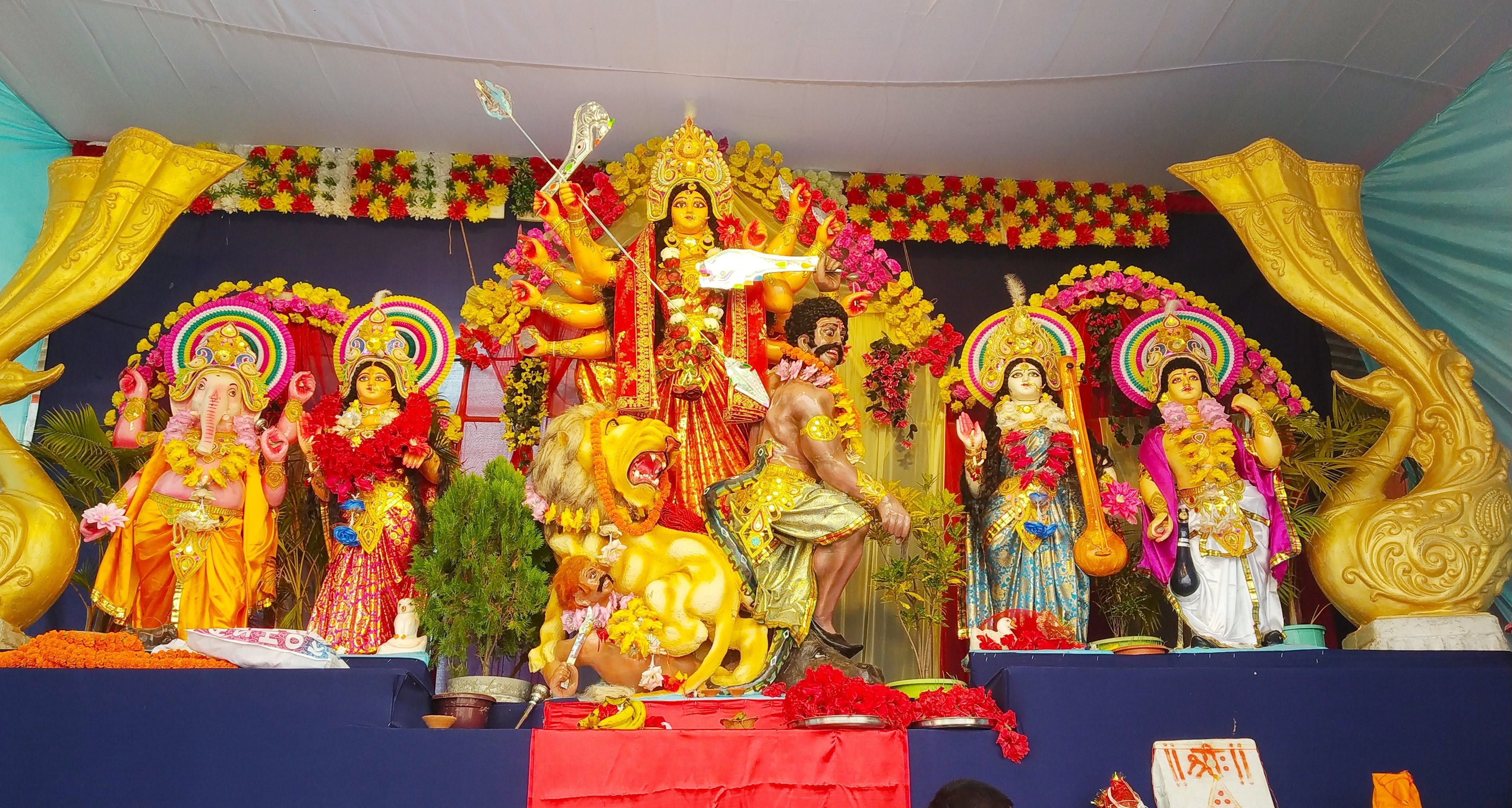 घोरावल धर्मशाला परिसर में श्री दुर्गा पूजा समिति में दुर्गा प्रतिमा। संवाद घोरावल धर्मशाला परिसर में श्री दुर्गा पूजा समिति में दुर्गा प्रतिमा। संवाद