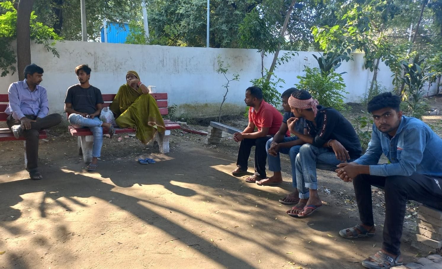 आदर्श नगर में युवक की हत्या व उसके साथी पर जानलेवा हमला करने के मामले में अस्पताल में पहुंचे मृतक ? आदर्श नगर में युवक की हत्या व उसके साथी पर जानलेवा हमला करने के मामले में अस्पताल में पहुंचे मृतक ?