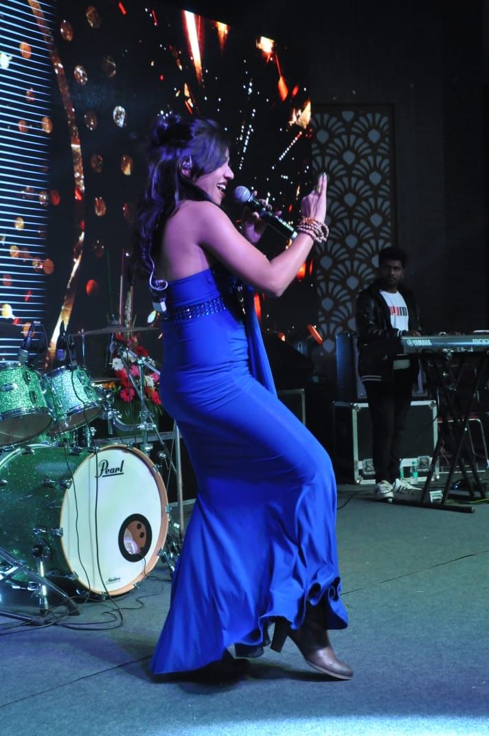 हिसार उत्सव में रितु पाठक ने बांधा टिपटिप बरसा पानी, जलेबी बाई से समा