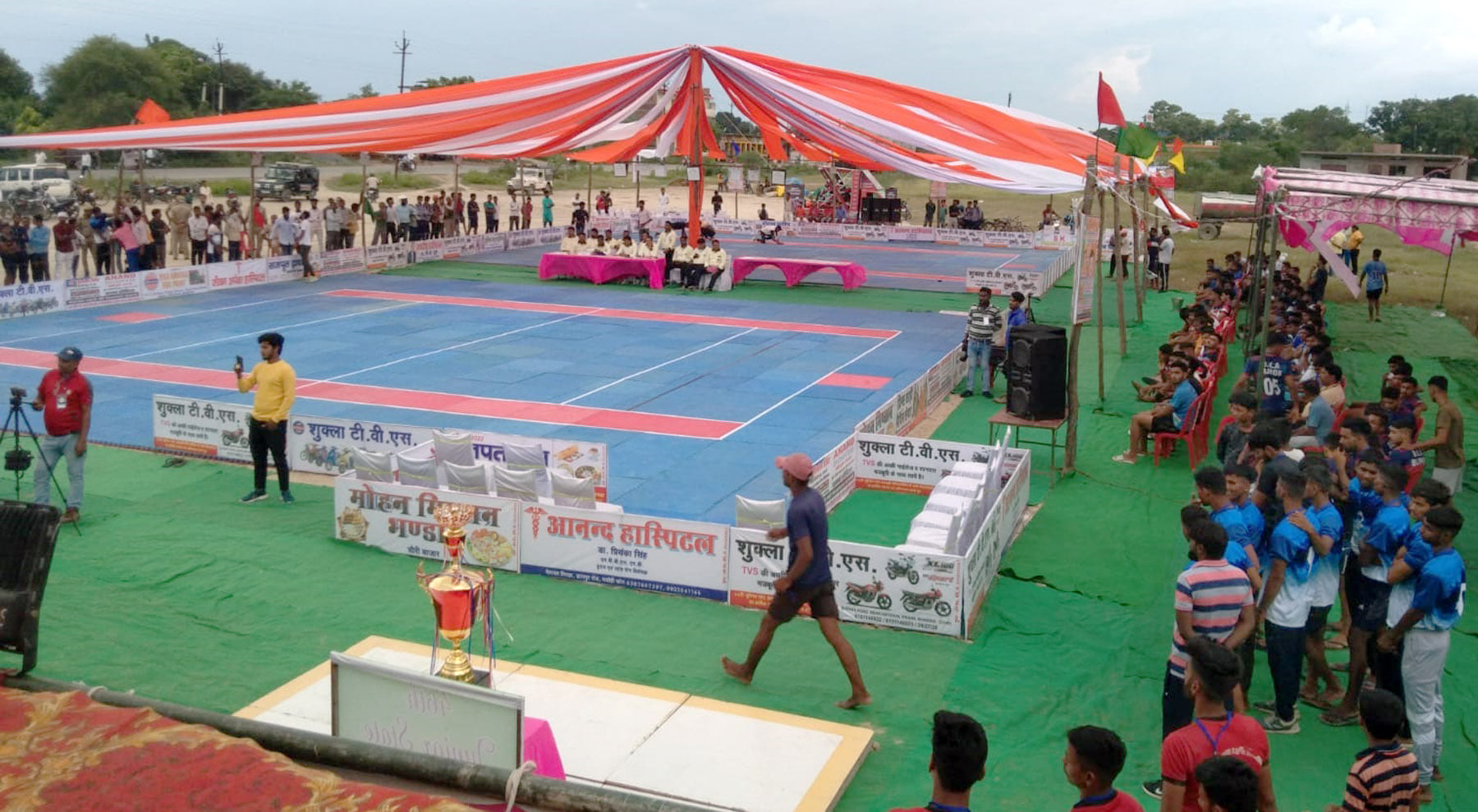 राज्य स्तरीय कबड्डी के लिए अभयनपुर में तैयार मैदान जिसमे बारिश से व्यवधान हुआ है राज्य स्तरीय कबड्डी के लिए अभयनपुर में तैयार मैदान जिसमे बारिश से व्यवधान हुआ है