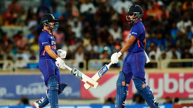 IND vs SA 2nd ODI Live: श्रेयस और ईशान किशन के बीच अर्धशतकीय साझेदारी, भारत का स्कोर दो विकेट पर 100 रन के पार