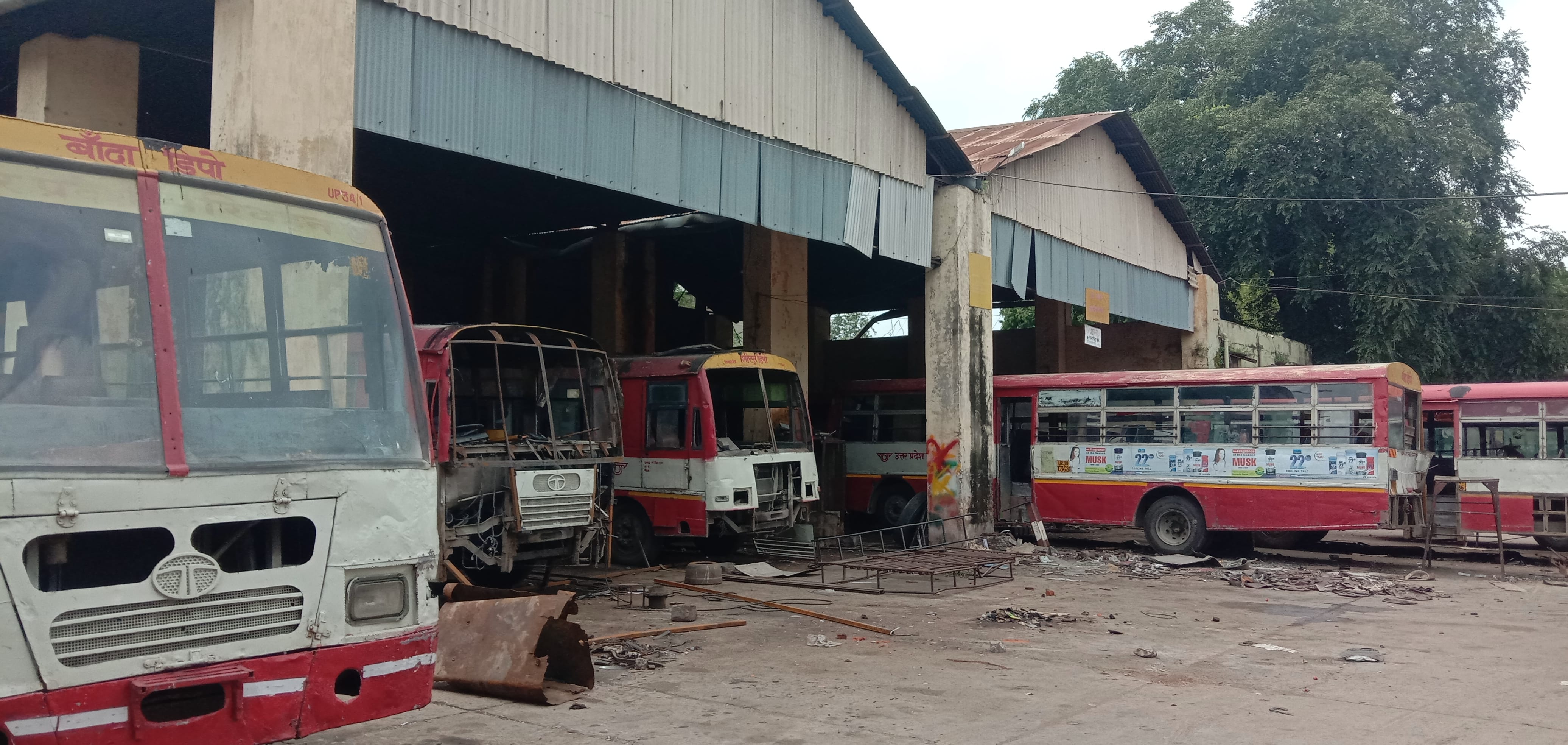 Banda: 88 roadways buses of Chitrakootdham division parked in the workshop for repair
