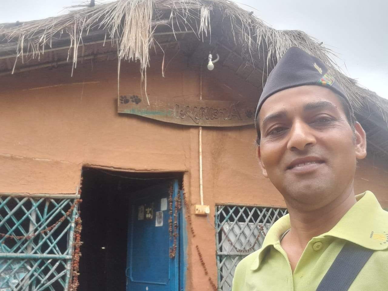 मोहन चन्द्र पाण्डेय, होम स्टे संचालक। विज्ञप्ति मोहन चन्द्र पाण्डेय, होम स्टे संचालक। विज्ञप्ति