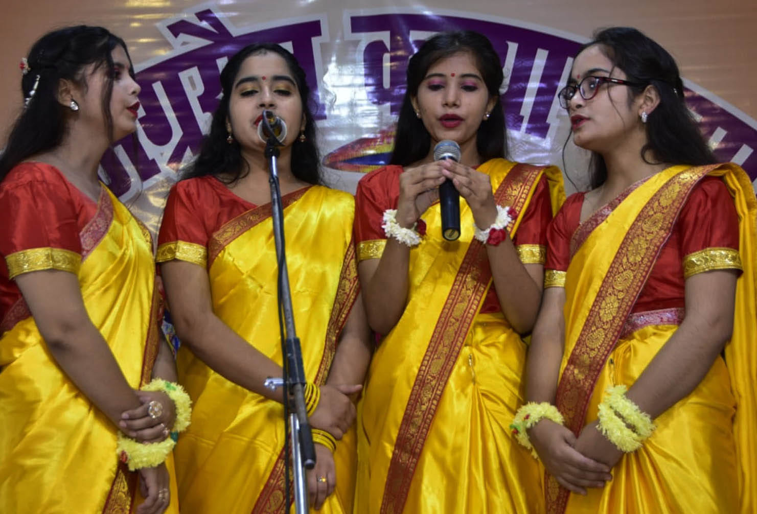 महाराजा अग्रसेन कन्या पीजी कॉलेज में सांस्कृतिक कार्यक्रम प्रस्तुत करती छात्राएं महाराजा अग्रसेन कन्या पीजी कॉलेज में सांस्कृतिक कार्यक्रम प्रस्तुत करती छात्राएं