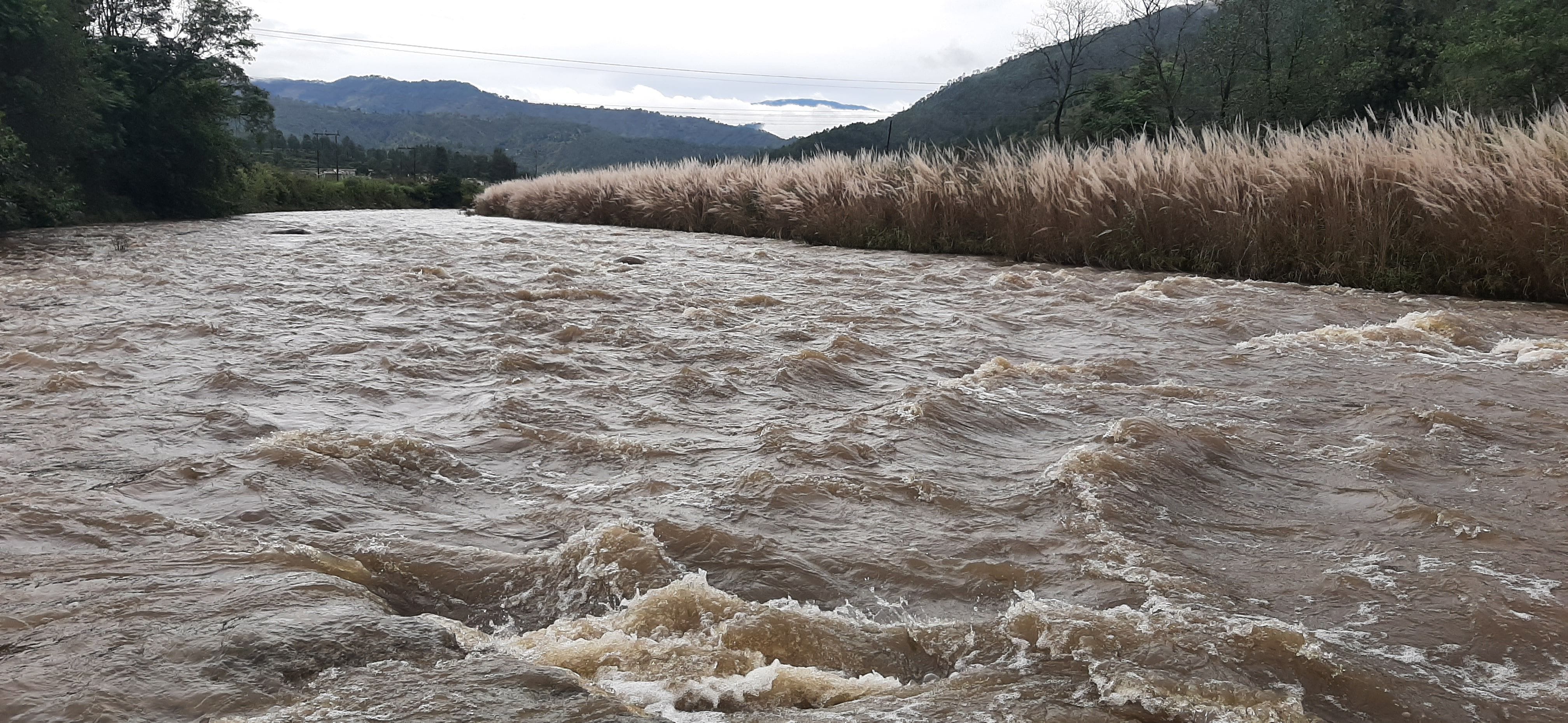 स्याल्दे के विनोद नदी का बढ़ा जलस्तर। संवाद स्याल्दे के विनोद नदी का बढ़ा जलस्तर। संवाद
