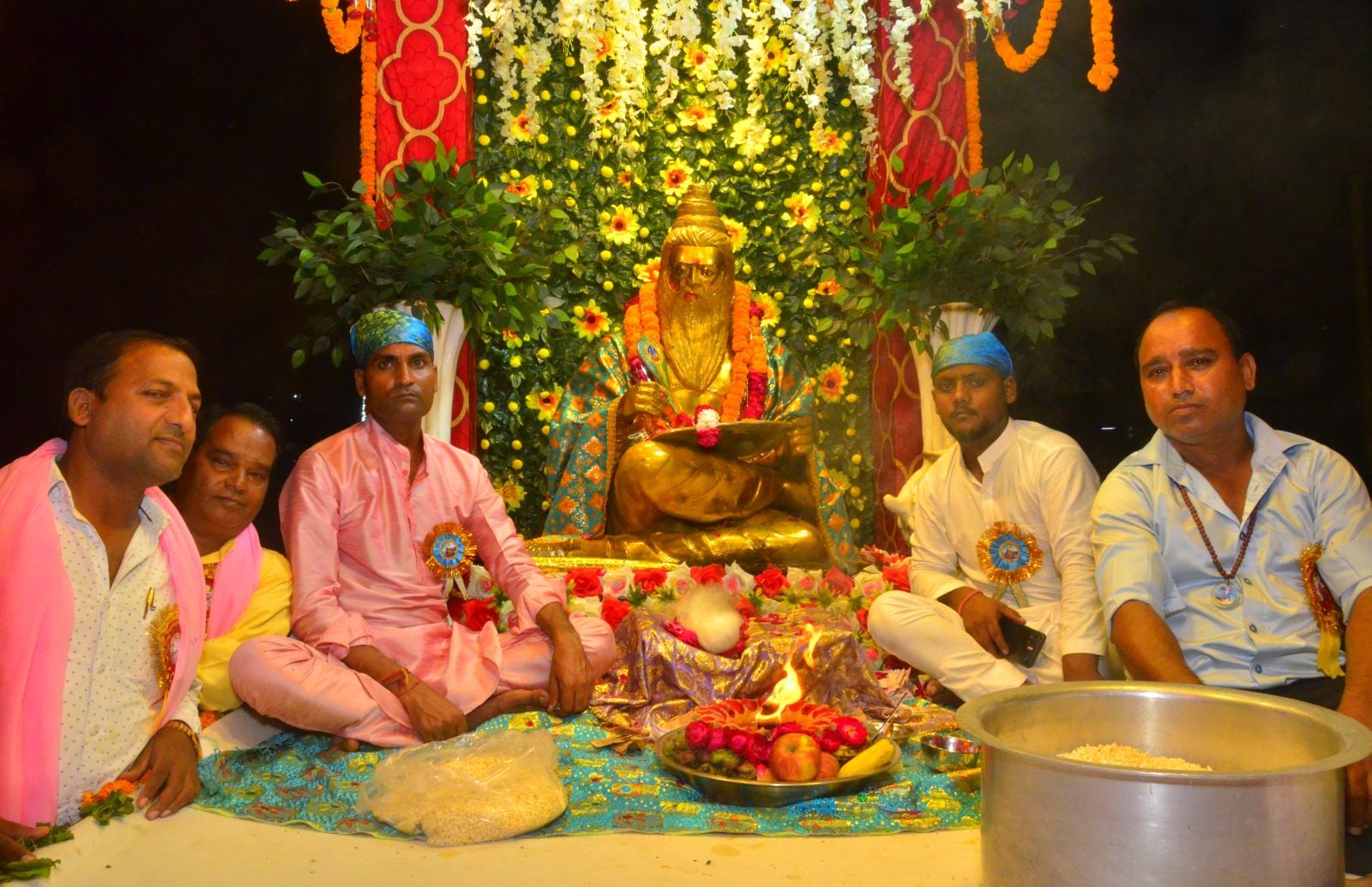 शोभायात्रा में शामिल वाल्मीकि की झांकी। संवाद