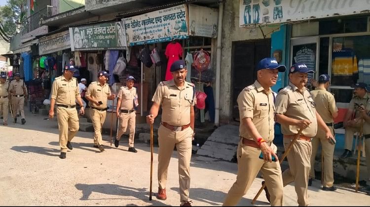 Uttarakhand: लंढौरा में धारा 144 लगाने के बाद भारी पुलिस बल तैनात, वाल्मीकि जी की शोभायात्रा पर उपजा था तनाव