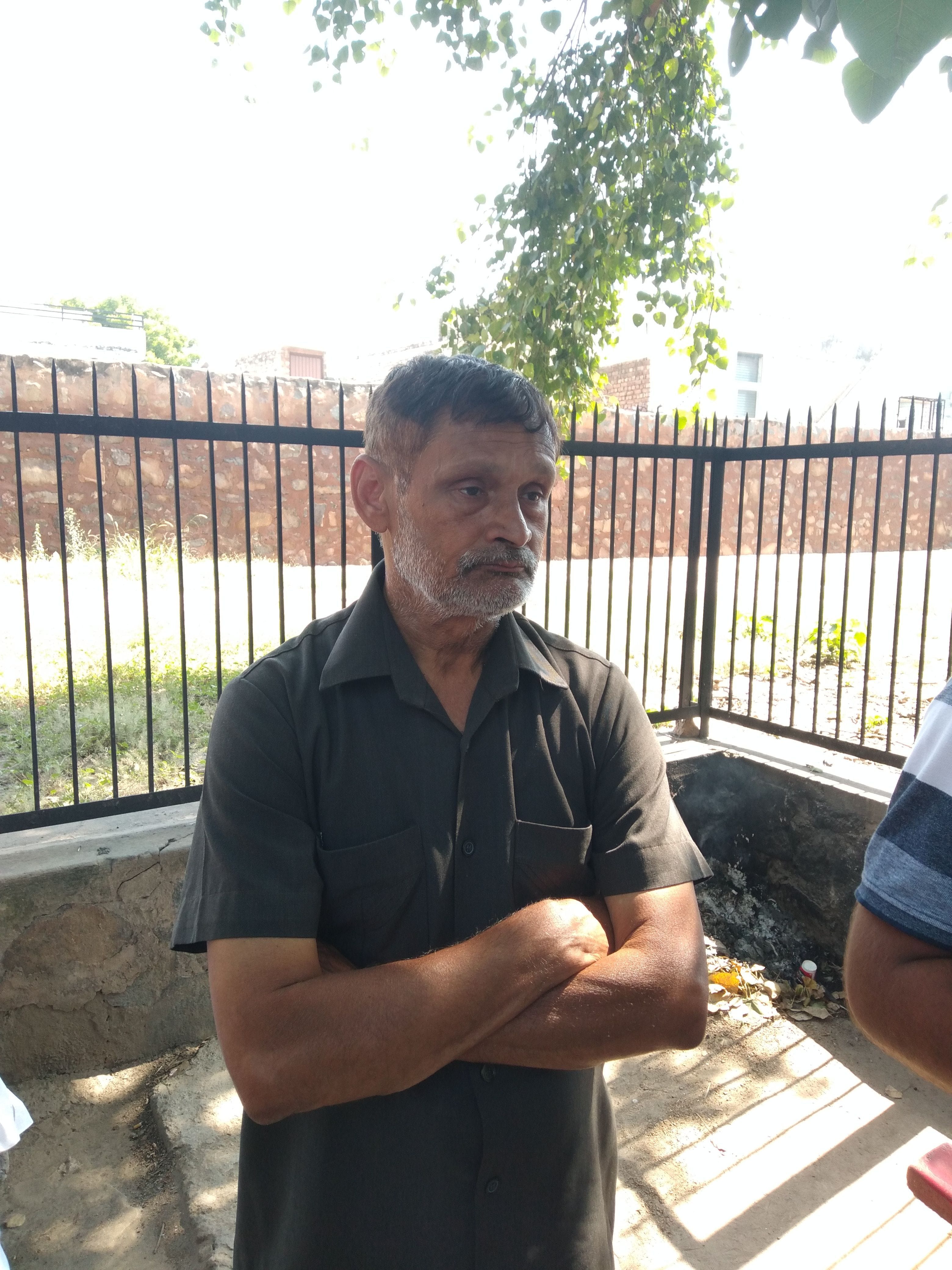 हिसार। मृतक अमित के पिता जगबीर शर्मा। हिसार। मृतक अमित के पिता जगबीर शर्मा।