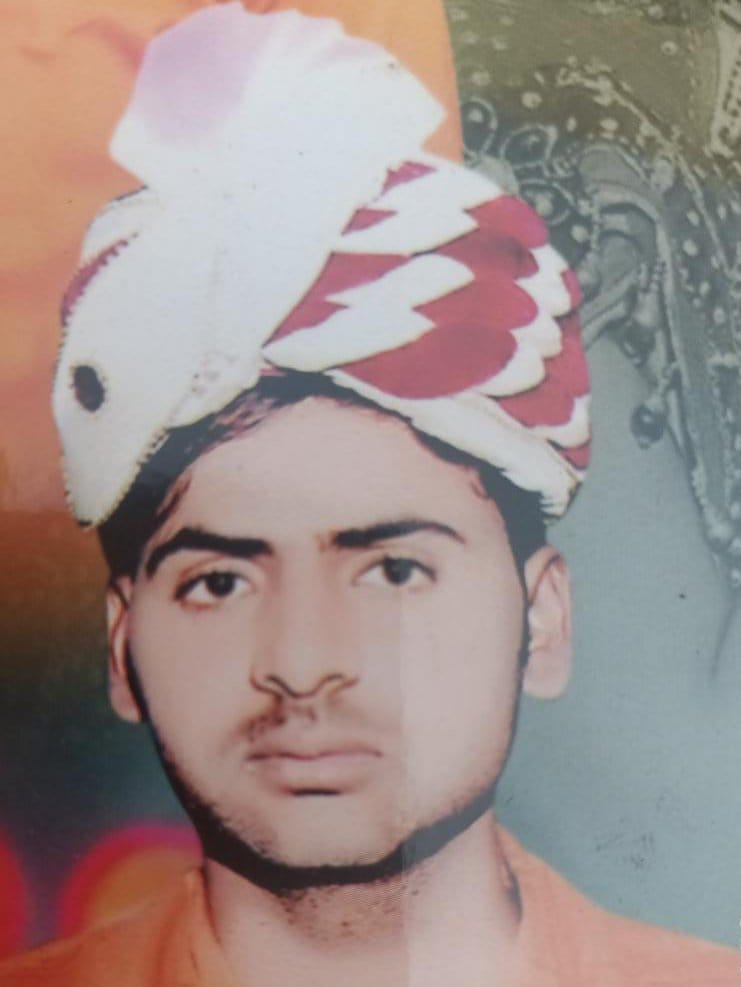 झिंझाना क्षेत्र के मछरोली निवासी मृतक रोहित का फाइल फोटो झिंझाना क्षेत्र के मछरोली निवासी मृतक रोहित का फाइल फोटो