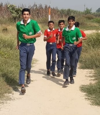 शिवम पब्लिक स्कूल मालेंडी में आयोजित क्रीड़ा प्रतियोगिता में दौड़ लगाते छात्र। शिवम पब्लिक स्कूल मालेंडी में आयोजित क्रीड़ा प्रतियोगिता में दौड़ लगाते छात्र।