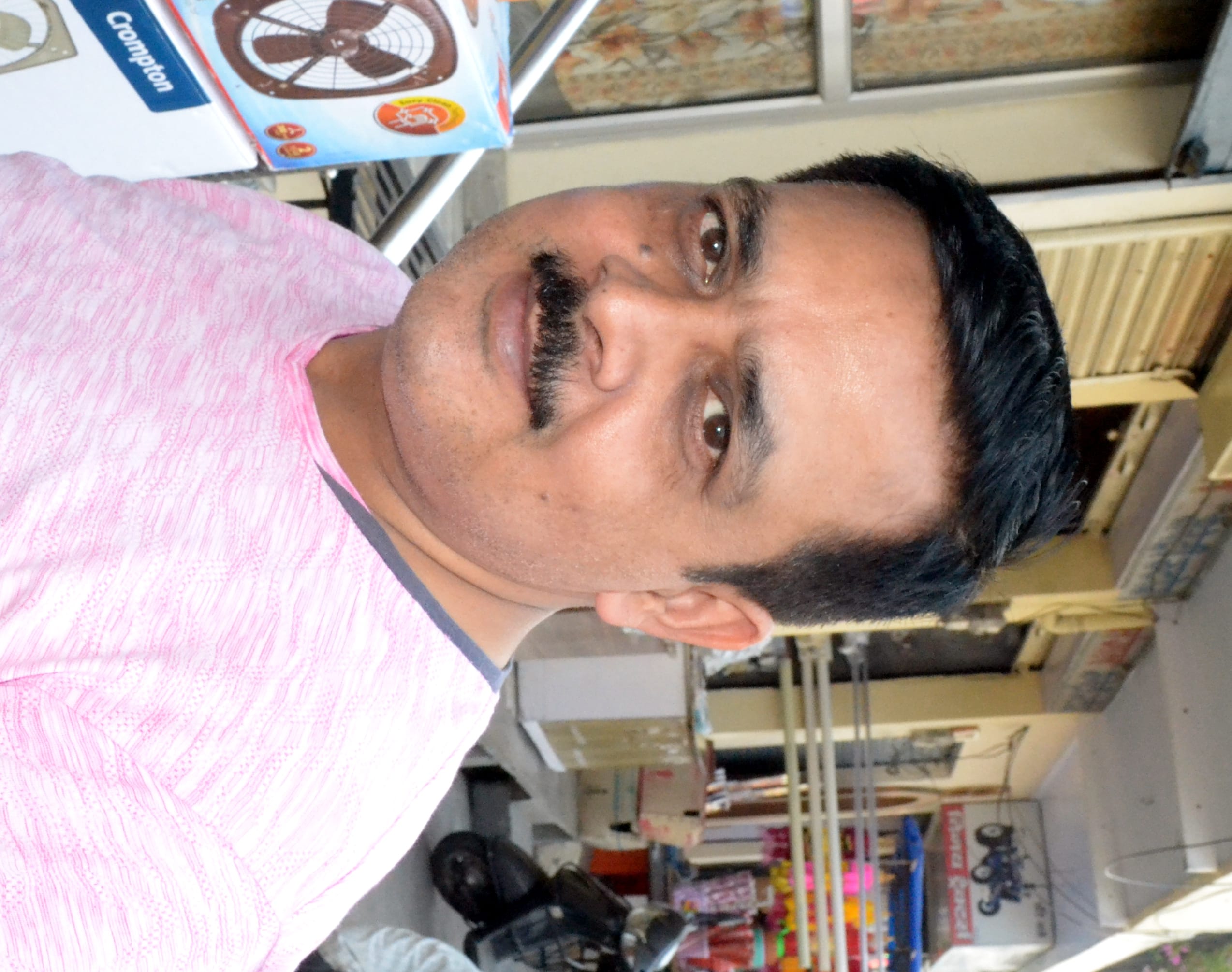 शामली में दीपावली पर इलेक्ट्रोनिक्स के सामान से संबंधित फोटो विकास धवन। शामली में दीपावली पर इलेक्ट्रोनिक्स के सामान से संबंधित फोटो विकास धवन।