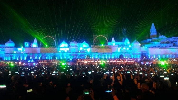 Deepotsav 2022: PM Narendra Modi lits up the diyas in Ayodhya.