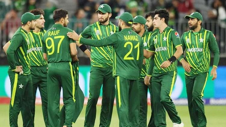 T20 WC: इस विश्व कप का पांचवां बड़ा उलटफेर, जिम्बाब्वे ने पाकिस्तान को एक रन से हराया, बाबर की टीम की राह मुश्किल