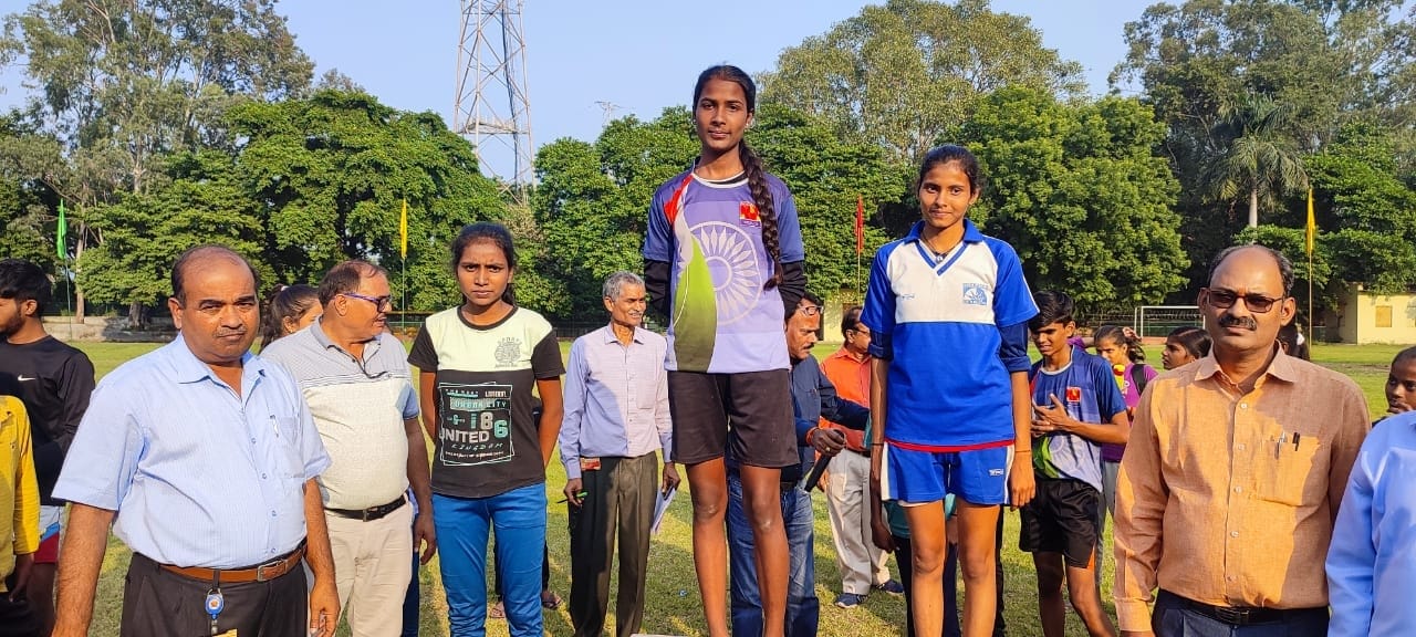 रेणुसागर स्थित आदित्य बिडला इंटर कालेज में क्षेत्रीय खेलकूद प्रतियोगिता के प्रतिभागियों का उत? रेणुसागर स्थित आदित्य बिडला इंटर कालेज में क्षेत्रीय खेलकूद प्रतियोगिता के प्रतिभागियों का उत?