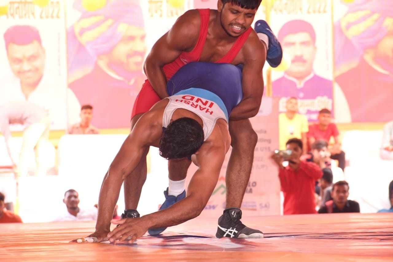 फोटो-25-गोंडा के नंदिनीनगर स्पोर्ट्स स्टेडियम में भिड़ते हरियाणा के अतुल मलिक व महाराष्ट्र के उत् फोटो-25-गोंडा के नंदिनीनगर स्पोर्ट्स स्टेडियम में भिड़ते हरियाणा के अतुल मलिक व महाराष्ट्र के उत्