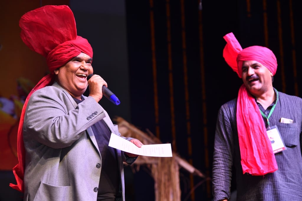 जोरदार स्वागत से अभिभूत फिल्म अभिनेता सतीश कौशिक। संवाद जोरदार स्वागत से अभिभूत फिल्म अभिनेता सतीश कौशिक। संवाद