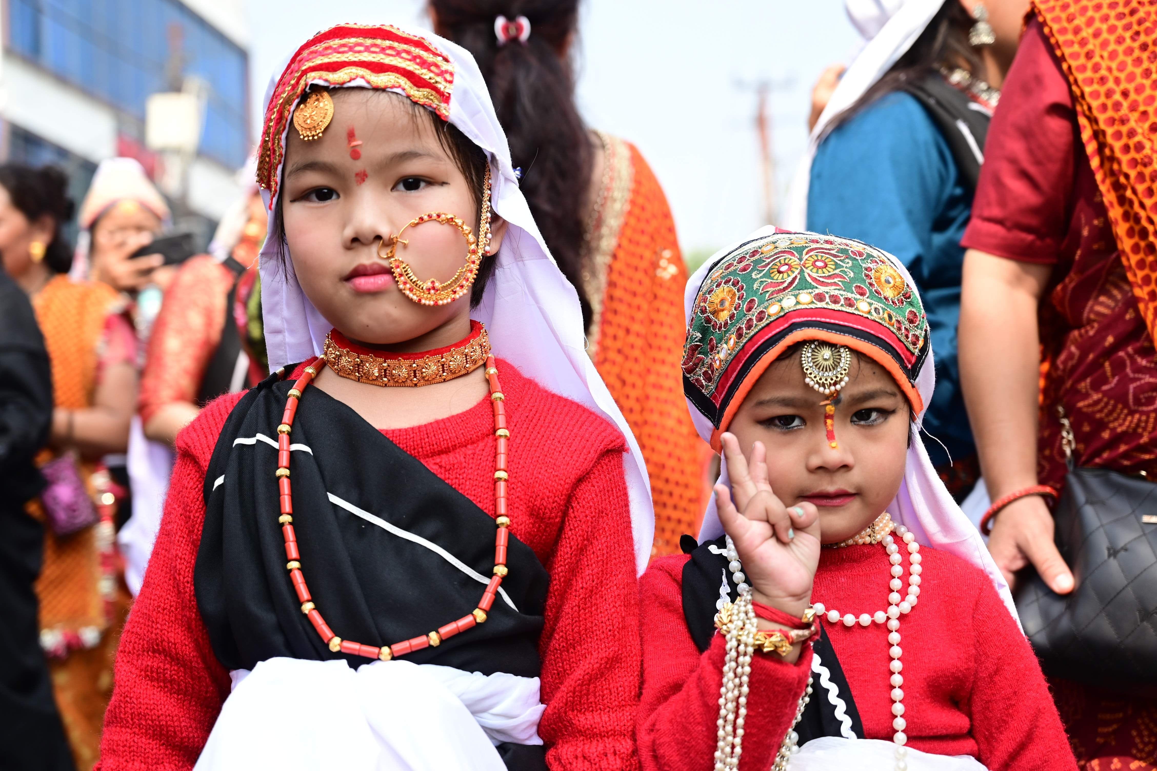 हल्द्वानी एमबी इंटर कॉलेज में आयोजित जोहार महोत्सव 2022 में निकली शोभायात्रा में शामिल नन्ही शोका ? हल्द्वानी एमबी इंटर कॉलेज में आयोजित जोहार महोत्सव 2022 में निकली शोभायात्रा में शामिल नन्ही शोका ?