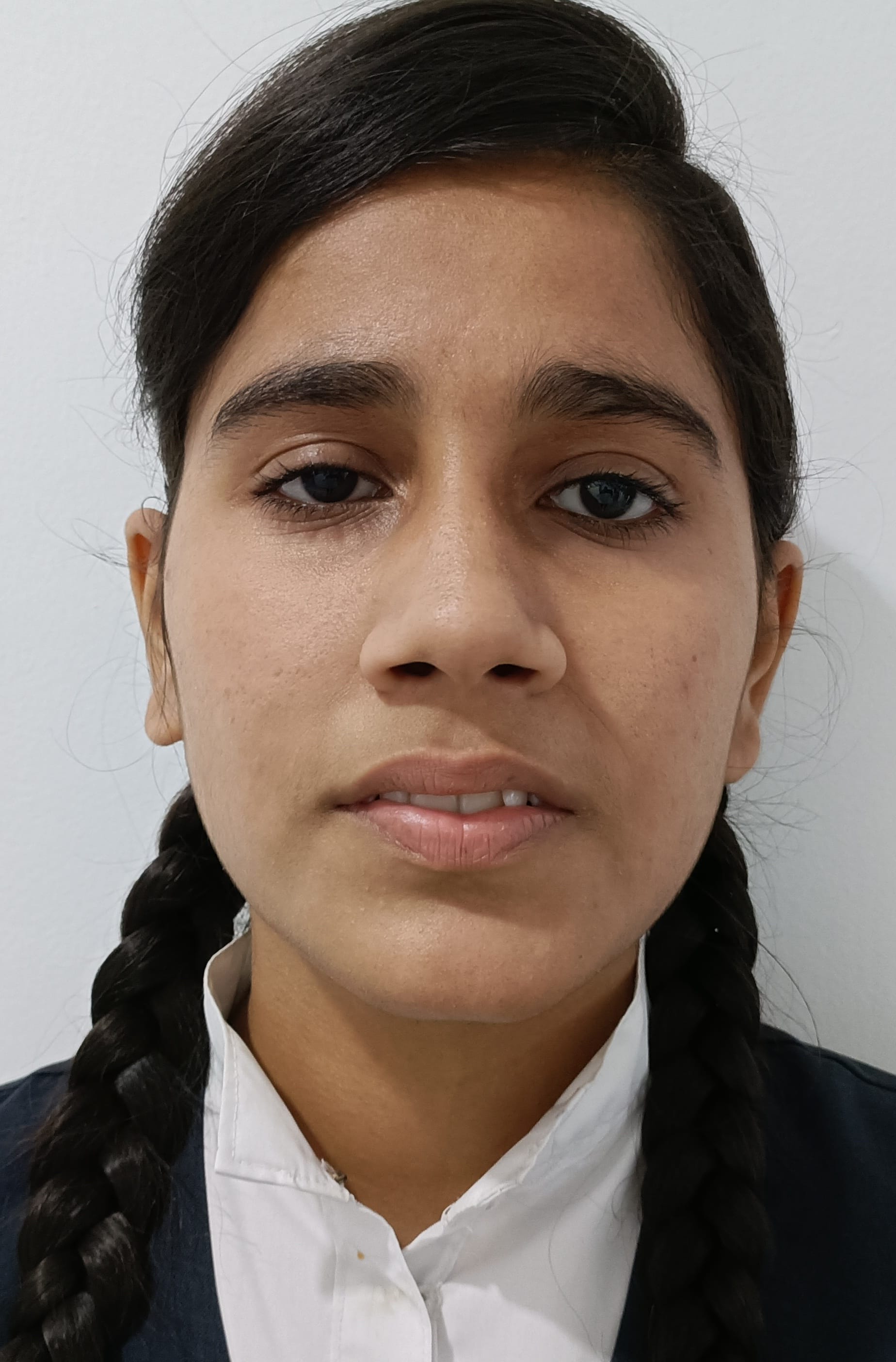 सृष्टि महेंद्रा। सृष्टि महेंद्रा।