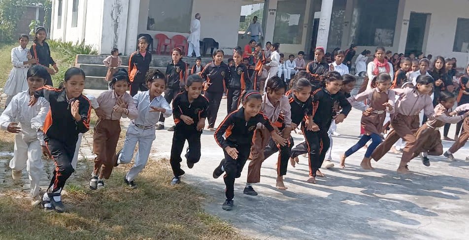 गढ़ीपुख्ता क्षेत्र के गांव देवस्थली विद्यापीठ एवं देवस्थली गुरुकुल हथछौया में दौड़ लगाते छात्? गढ़ीपुख्ता क्षेत्र के गांव देवस्थली विद्यापीठ एवं देवस्थली गुरुकुल हथछौया में दौड़ लगाते छात्?
