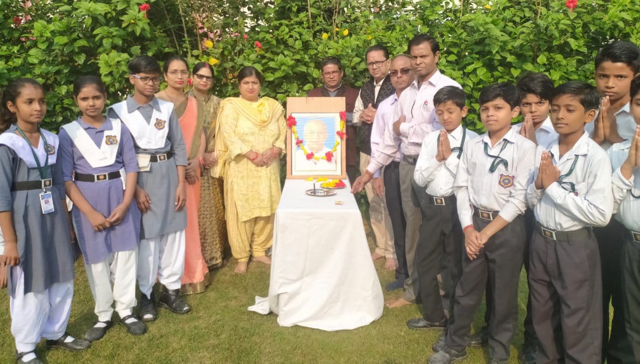 शामली सत्यनारायण इंटर कॉलेज राष्ट्रीय एकता दिवस पर सरदार वल्लभभाई पटेल के चित्र पर पुष्प अर्पित शामली सत्यनारायण इंटर कॉलेज राष्ट्रीय एकता दिवस पर सरदार वल्लभभाई पटेल के चित्र पर पुष्प अर्पित