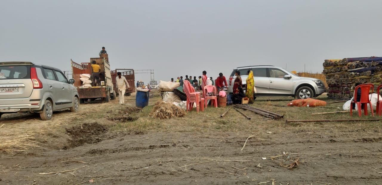 गंगा तट पर कल्पवास के लिए पहुंचने लगे परिवार। संवाद