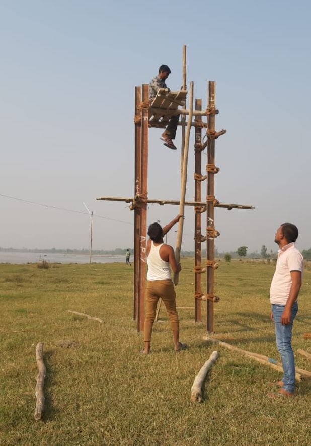 मिनी कुंभ स्थल पर बनाया जा रहा वाच टॉवर। संवाद