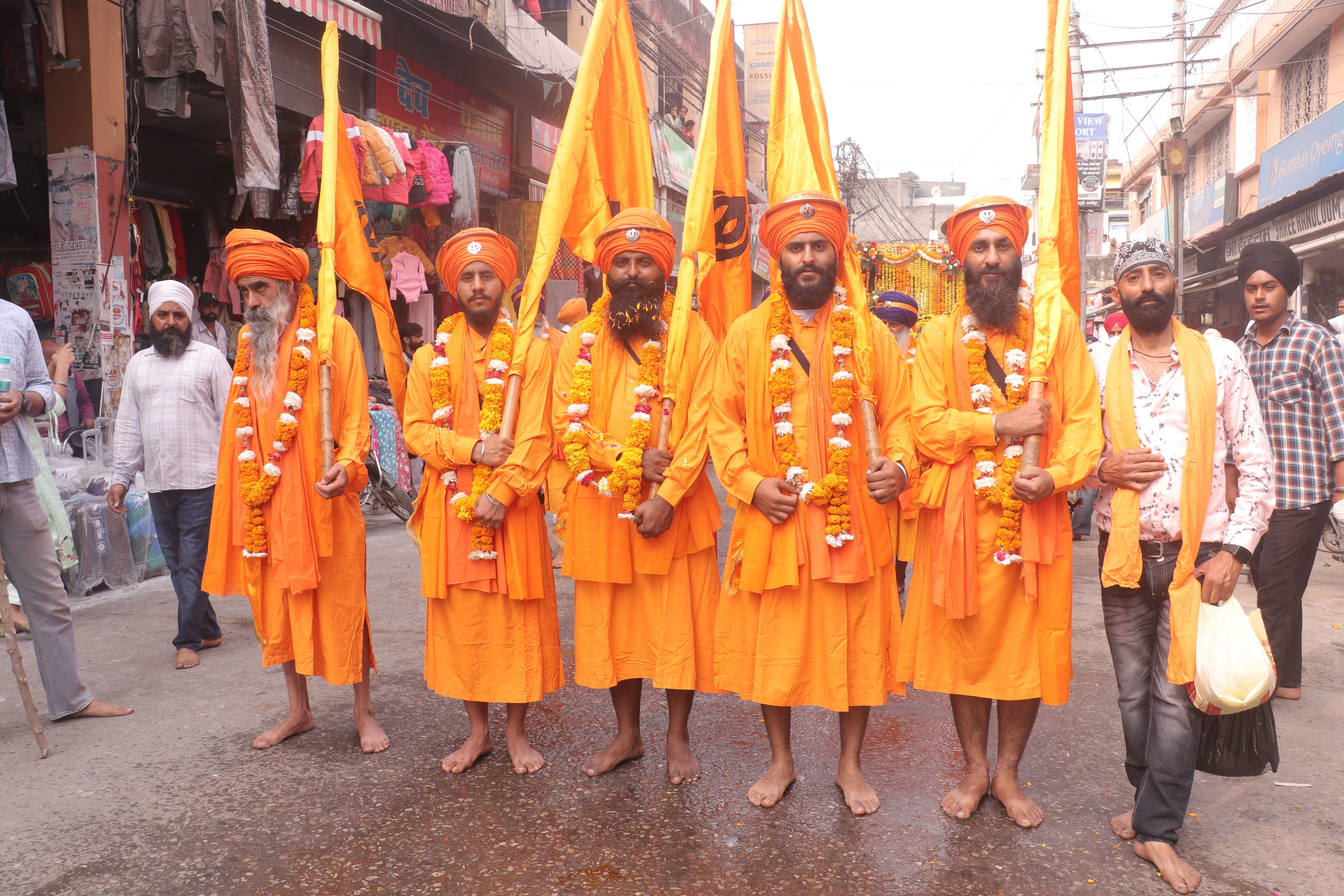 काशीपुर में निकले नगर कीर्तन में शामिल पंच प्यारे। संवाद काशीपुर में निकले नगर कीर्तन में शामिल पंच प्यारे। संवाद