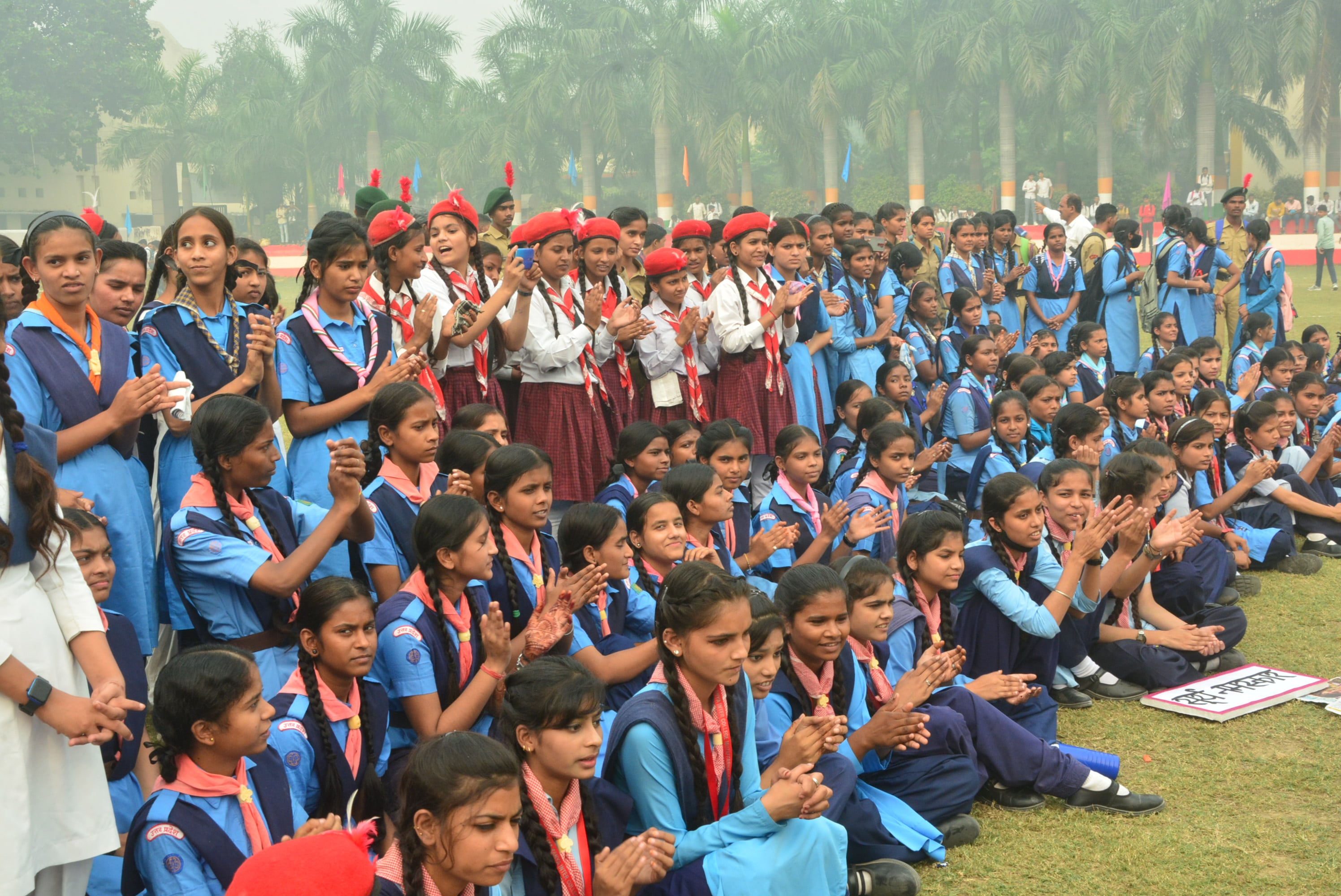 डीएवी इंटर कालेज में मंडल स्तरीय क्रीडा प्रतियोगिता शुभारंभ पर मौजुद छात्राएं। डीएवी इंटर कालेज में मंडल स्तरीय क्रीडा प्रतियोगिता शुभारंभ पर मौजुद छात्राएं।
