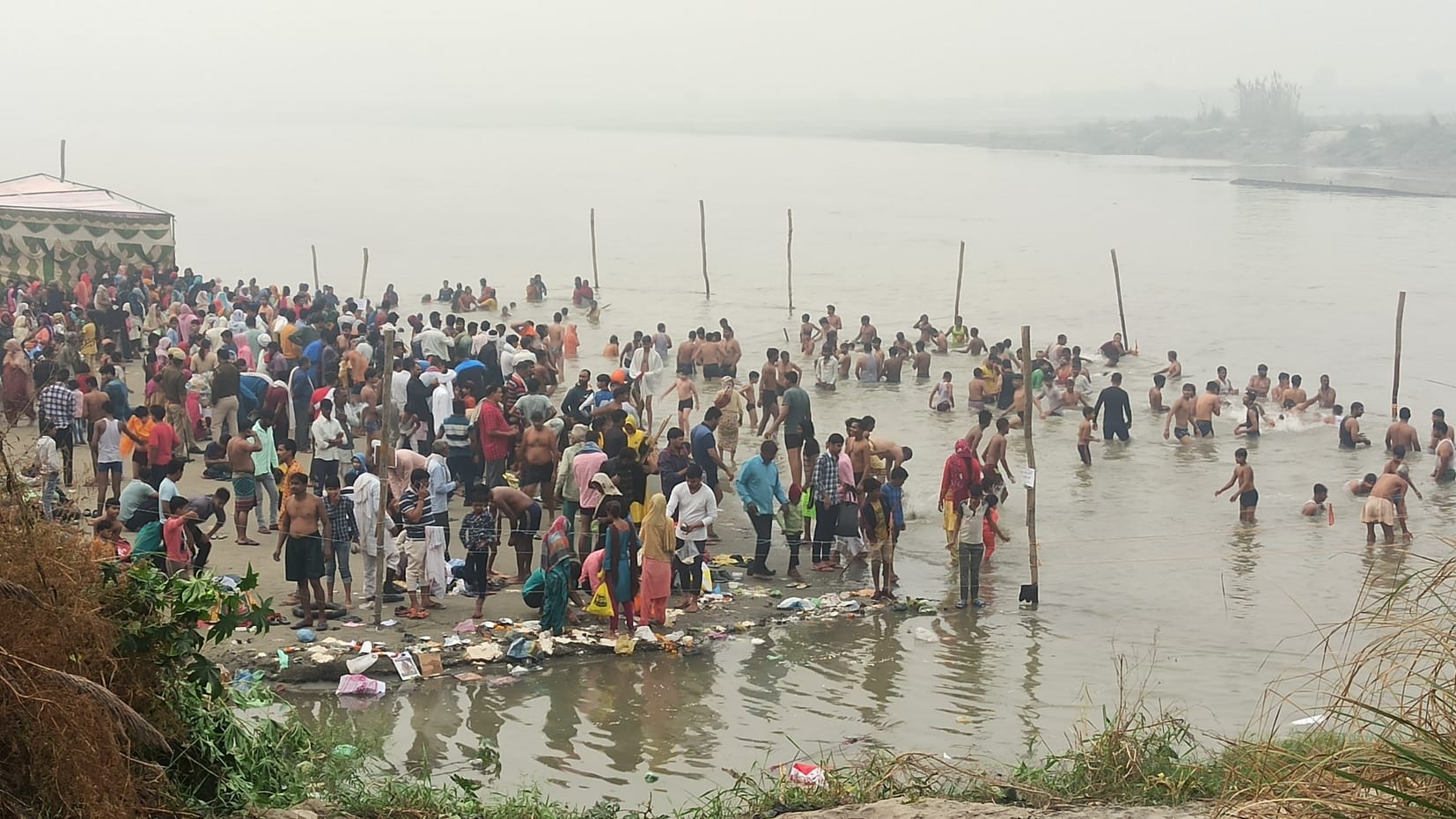 उमड़ा आस्था का सैलाब: छपरौली यमुना में गंगा दशहरा पर्व पर स्नान के लिए उमड़ी श्रद्घालुओं की भीड़ उमड़ा आस्था का सैलाब: छपरौली यमुना में गंगा दशहरा पर्व पर स्नान के लिए उमड़ी श्रद्घालुओं की भीड़