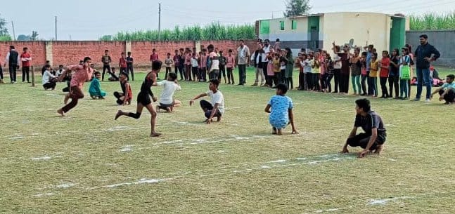 झिंझाना सेंट आरसी स्कूल पिंडौरा में ब्लॉक स्तरीय क्रीड़ा प्रतियोगिता में प्रतिभाग करते छात्र। झिंझाना सेंट आरसी स्कूल पिंडौरा में ब्लॉक स्तरीय क्रीड़ा प्रतियोगिता में प्रतिभाग करते छात्र।