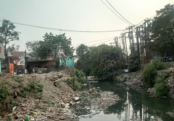 महानगर में पांवधोई नदी के इस अंतिम छोर से ढमोला नदी के संगम स्थल पर नए पुल का निर्माण कराया जाएगा।