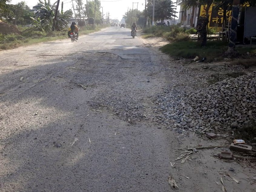 ऊन-थानाभवन मार्ग खस्ताहाल। ऊन-थानाभवन मार्ग खस्ताहाल।