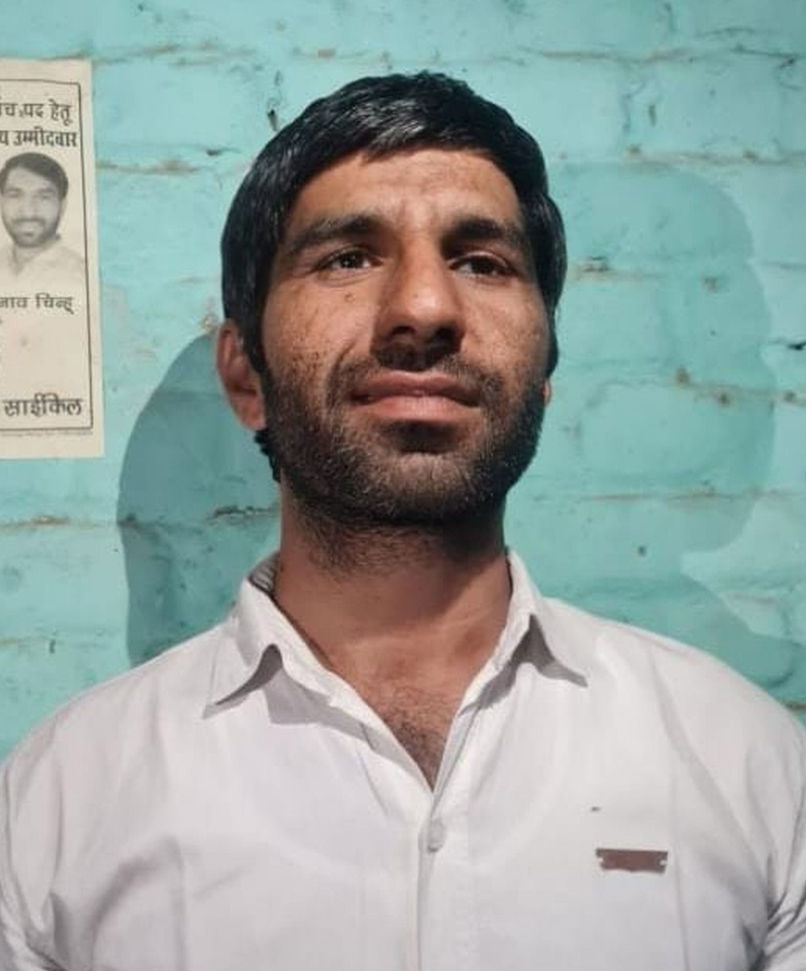 तीन वोट से जीतने वाले डांडमा सरपंच आनंद। तीन वोट से जीतने वाले डांडमा सरपंच आनंद।