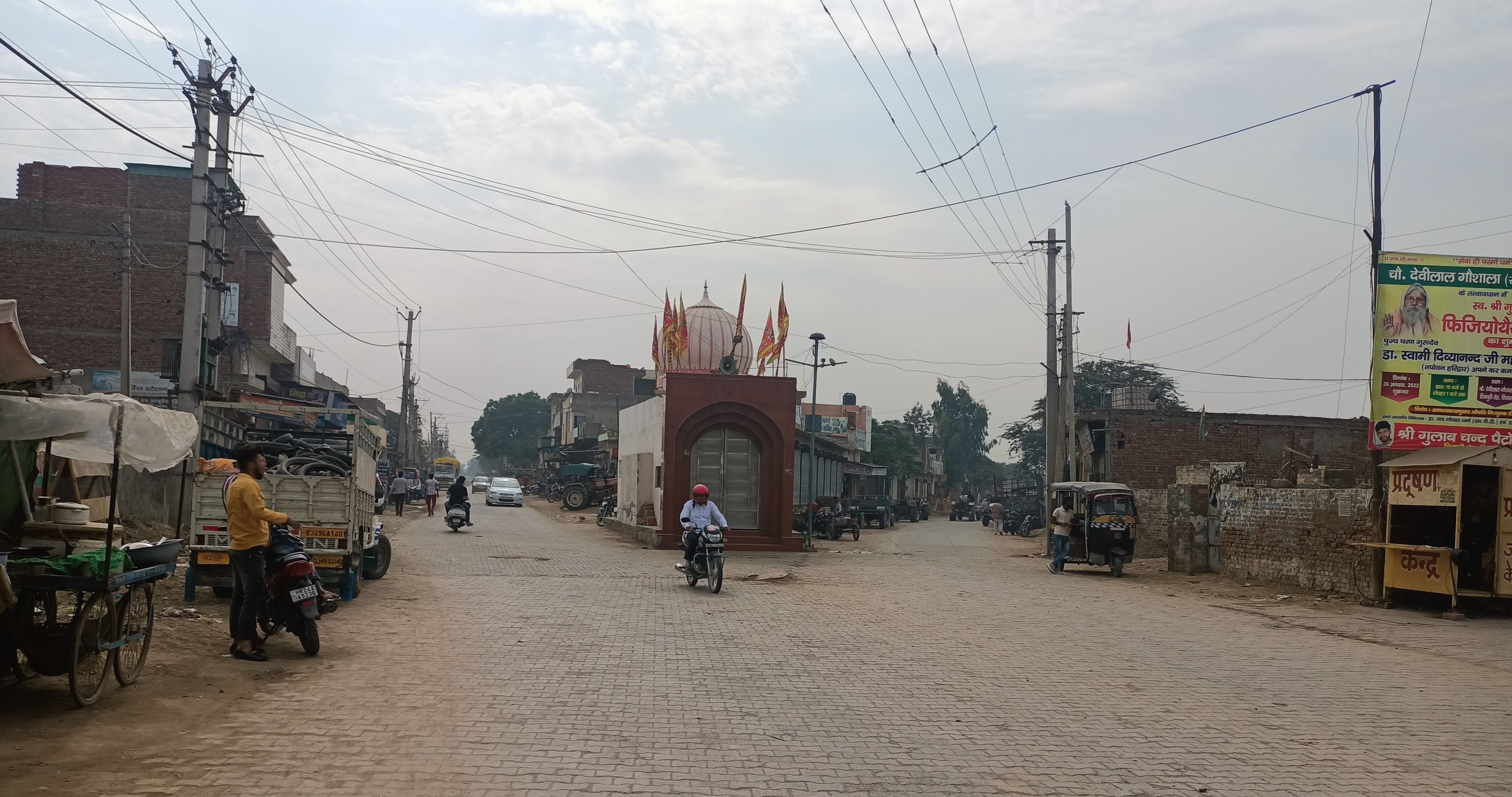 गोशाला मोहल्ला से रंगड़ी और शिवपुरी की तरफ जाता रास्ता । संवाद गोशाला मोहल्ला से रंगड़ी और शिवपुरी की तरफ जाता रास्ता । संवाद