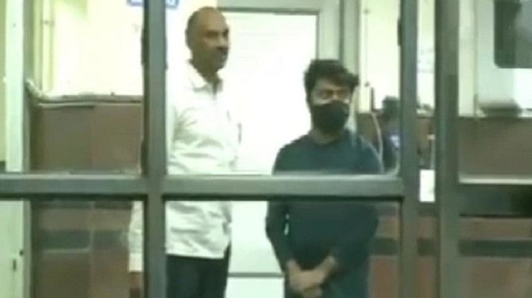 Aftab Shraddha Case Live: पुलिस को मिली जंगल से मिले अवशेषों की DNA रिपोर्ट, श्रद्धा के पिता से हुई मैच