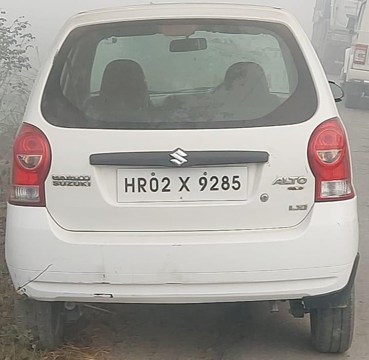 बेहट में पुलिस के कब्जे में रेकी करने के आरोपी सरफराज की कार बेहट में पुलिस के कब्जे में रेकी करने के आरोपी सरफराज की कार
