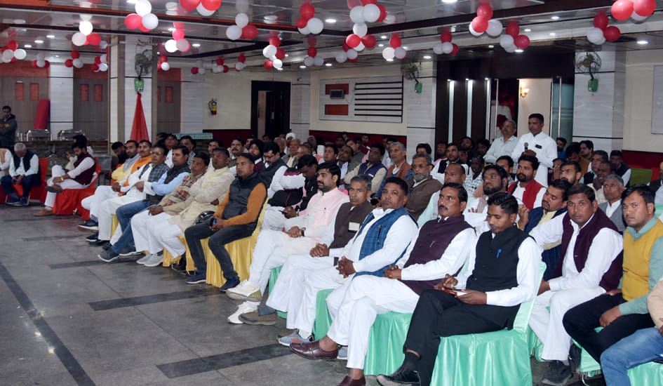 दिल्ली रोड स्थित एक सभागार में अखिल भारतीय पंचायत परिषद के प्रधान सम्मेलन में भाग लेते परिषद के प दिल्ली रोड स्थित एक सभागार में अखिल भारतीय पंचायत परिषद के प्रधान सम्मेलन में भाग लेते परिषद के प