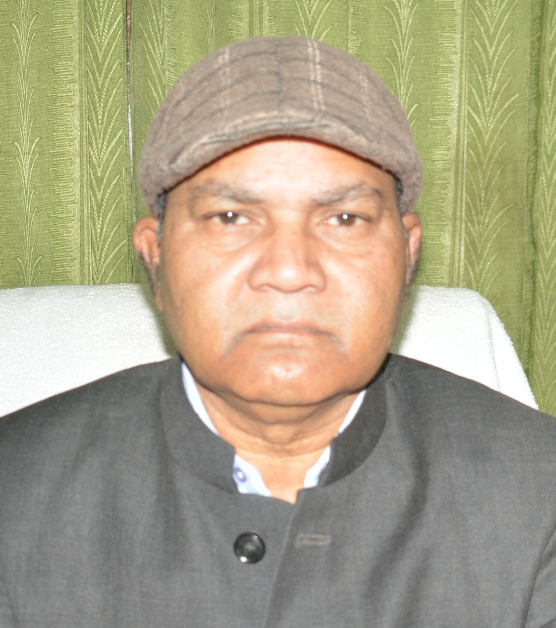 फोटो -11-जीआईसी प्रधानाचार्य