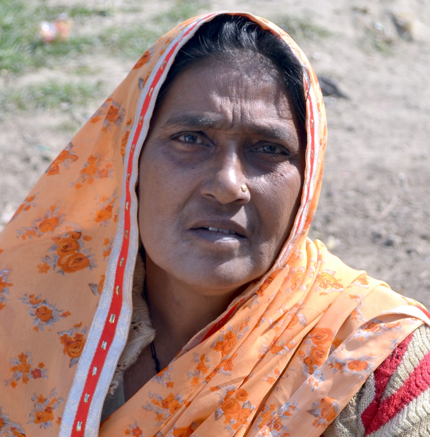 शामली क्षेत्र के गांव लिलौन  में  गंदे   नाले से संबंधित परिचर्चा फोटो कौशल।