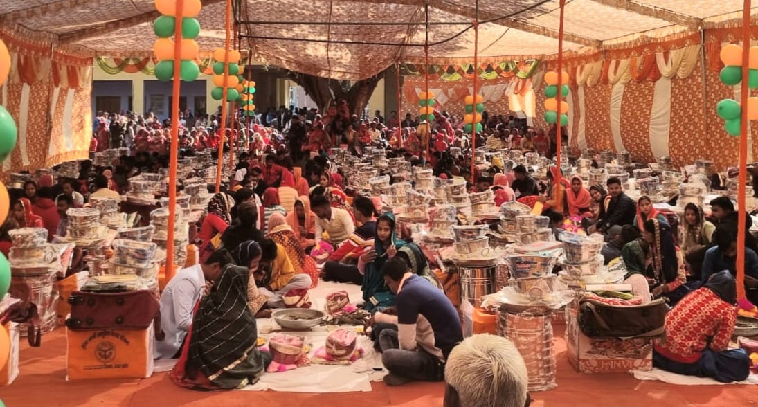 कोतवाली देहात में मुख्यमंत्री सामूहरकि विवाह कार्यक्रम में उपस्थित जोड़े कोतवाली देहात में मुख्यमंत्री सामूहरकि विवाह कार्यक्रम में उपस्थित जोड़े