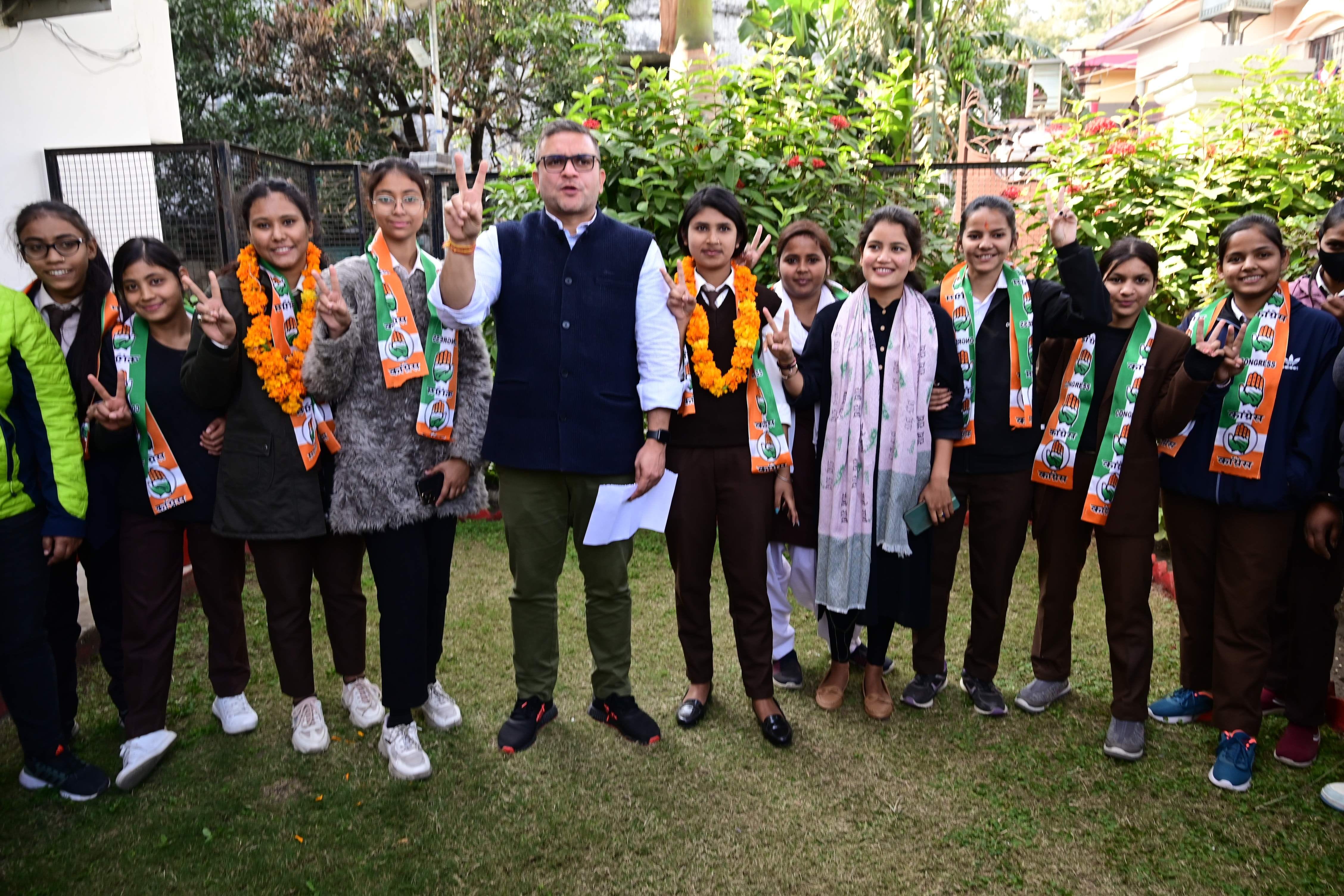 हल्द्वानी में महिला महाविद्यालय में छात्रसंघ चुनाव में अध्यक्ष पद के लिए एनएसयूआई से रिंकी के न? हल्द्वानी में महिला महाविद्यालय में छात्रसंघ चुनाव में अध्यक्ष पद के लिए एनएसयूआई से रिंकी के न?