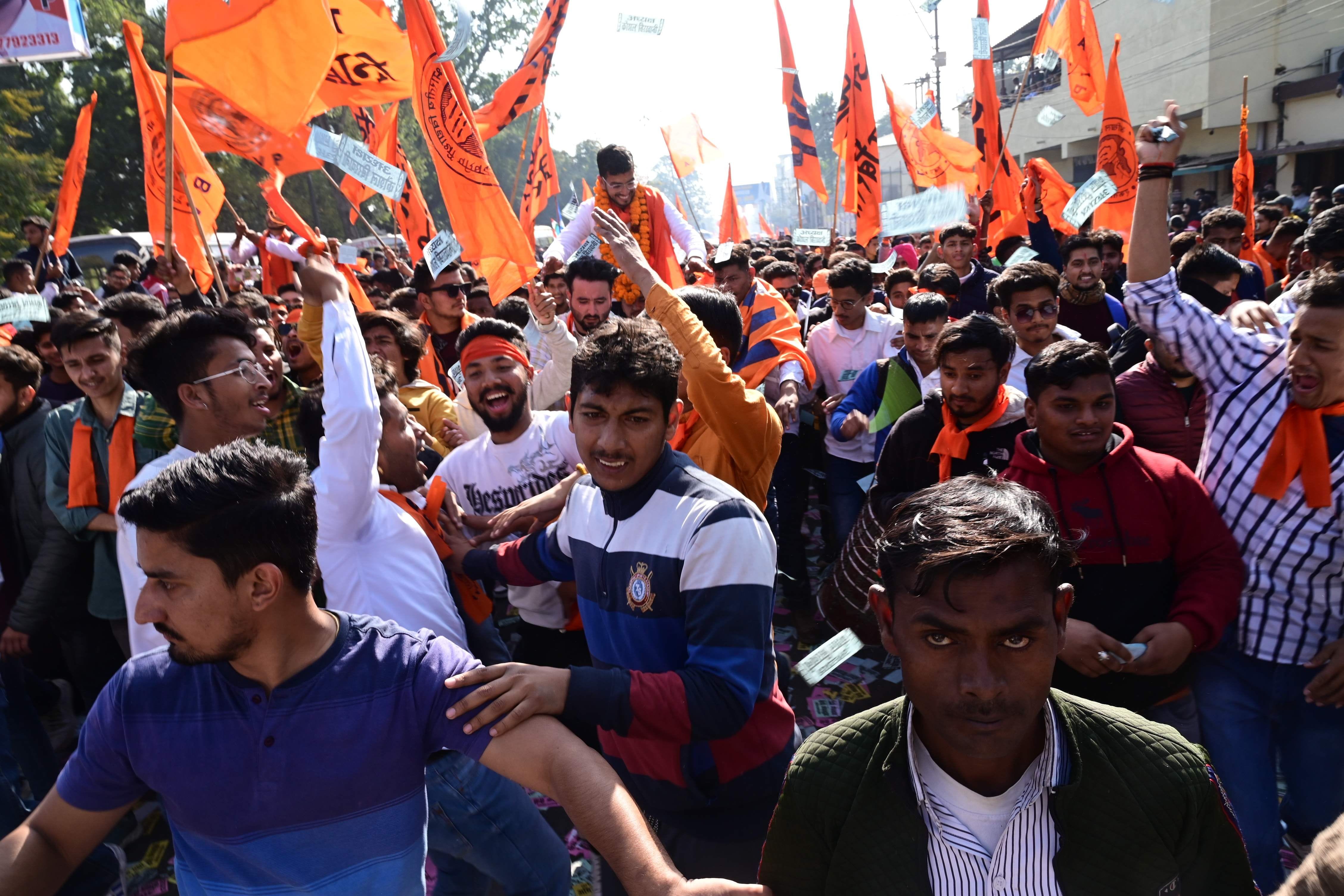 हल्द्वानी एमबी महाविद्यालय में छात्र संघ के चुनाव में नामांकन के दौरान निकली एबीवीपी प्रत्याशी हल्द्वानी एमबी महाविद्यालय में छात्र संघ के चुनाव में नामांकन के दौरान निकली एबीवीपी प्रत्याशी