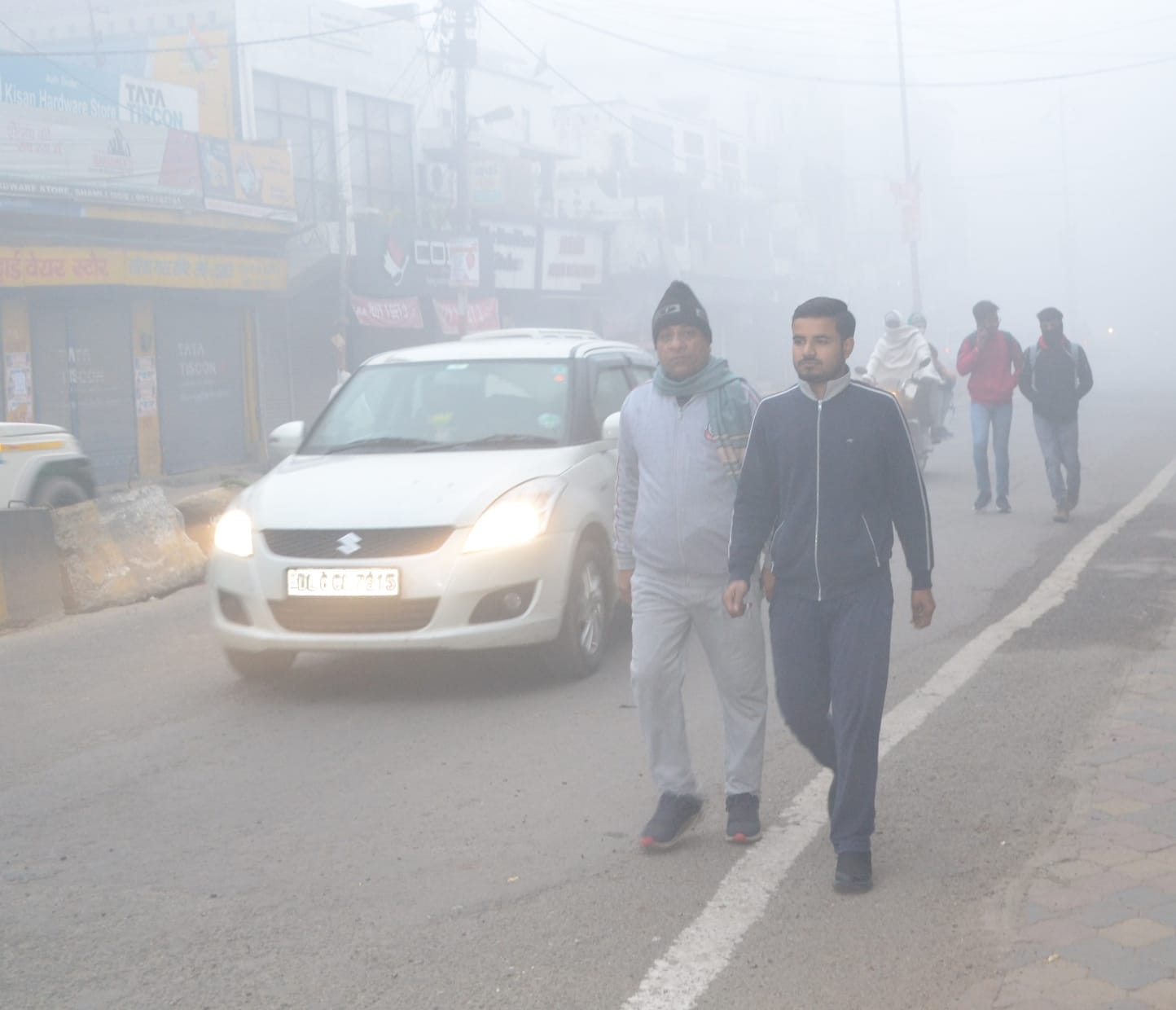 शामली एमएसके रोड पर फैला कोहरा