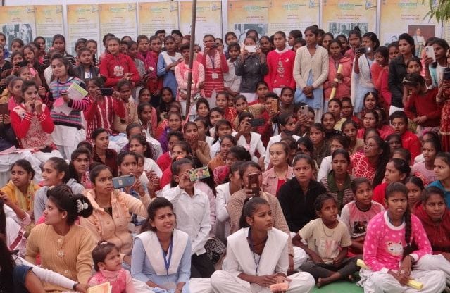 प्रश्नोत्तरी में उपस्थित छात्र-छात्राएं।